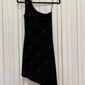 Mint size m beautiful black, one shoulder dress, which can be tied on the bottom